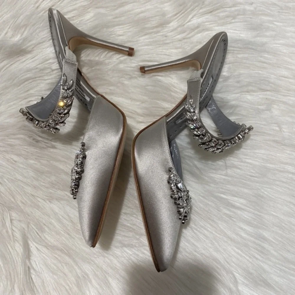 New‎ Manolo Blahnik Lurum grey satin crystal embellished mules size 39EU